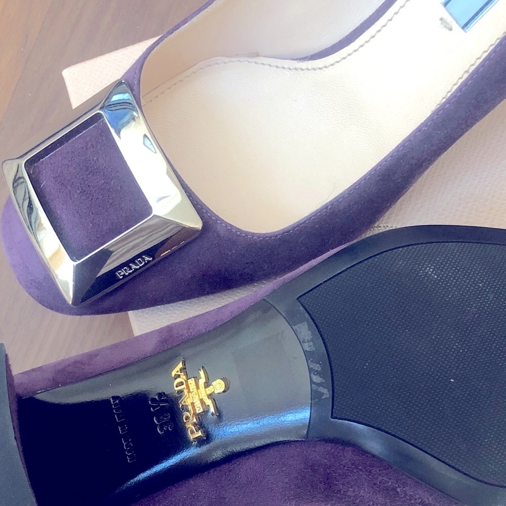 Prada Women's Purple Suede Heels with Metallic Buckle - Picture 5 of 6